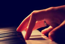 熊猫直播APP-恩菲尔德冲击冠军，锋线磨合进入关键期