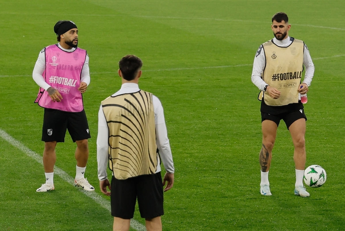 熊猫体育平台-热刺欲复仇曼联，双方再次交锋谁能笑到最后？