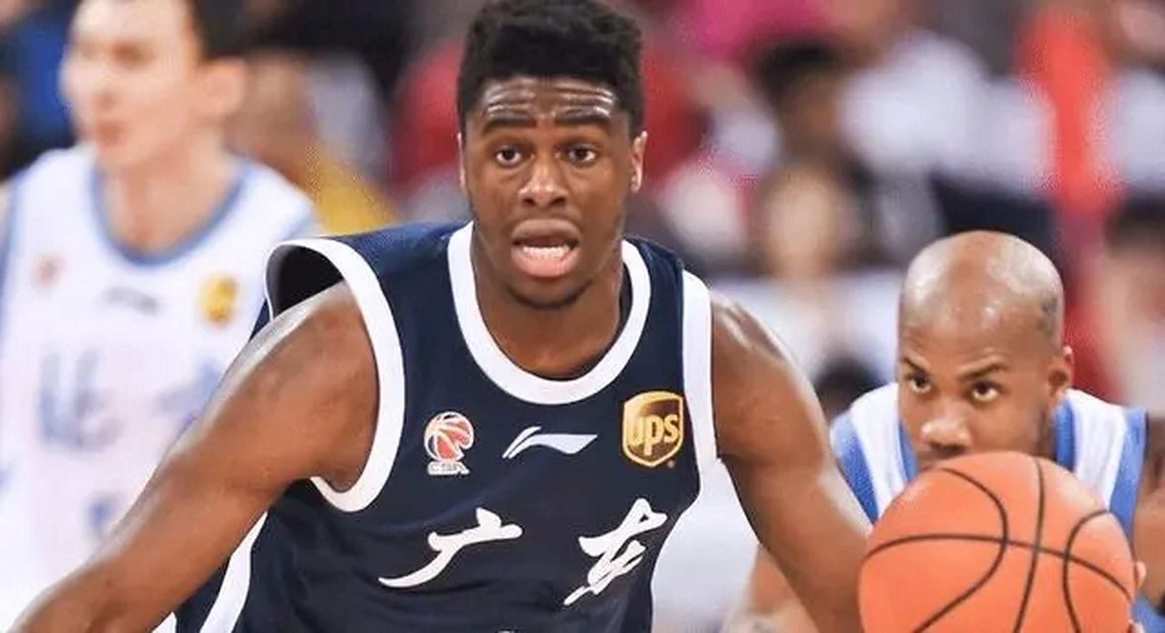 熊猫体育中国App-狼队外援表现抢眼，球队前路一片光明