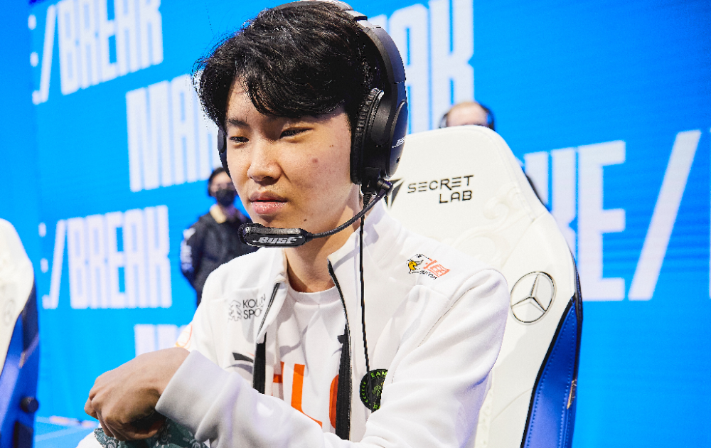 100T绝杀T1,Chovy线上压制力十足激烈交锋成都决赛之夜,引爆全场热议 100T绝杀T1,Chovy线上压制力十足激烈交锋成都决赛之夜,引爆全场热议