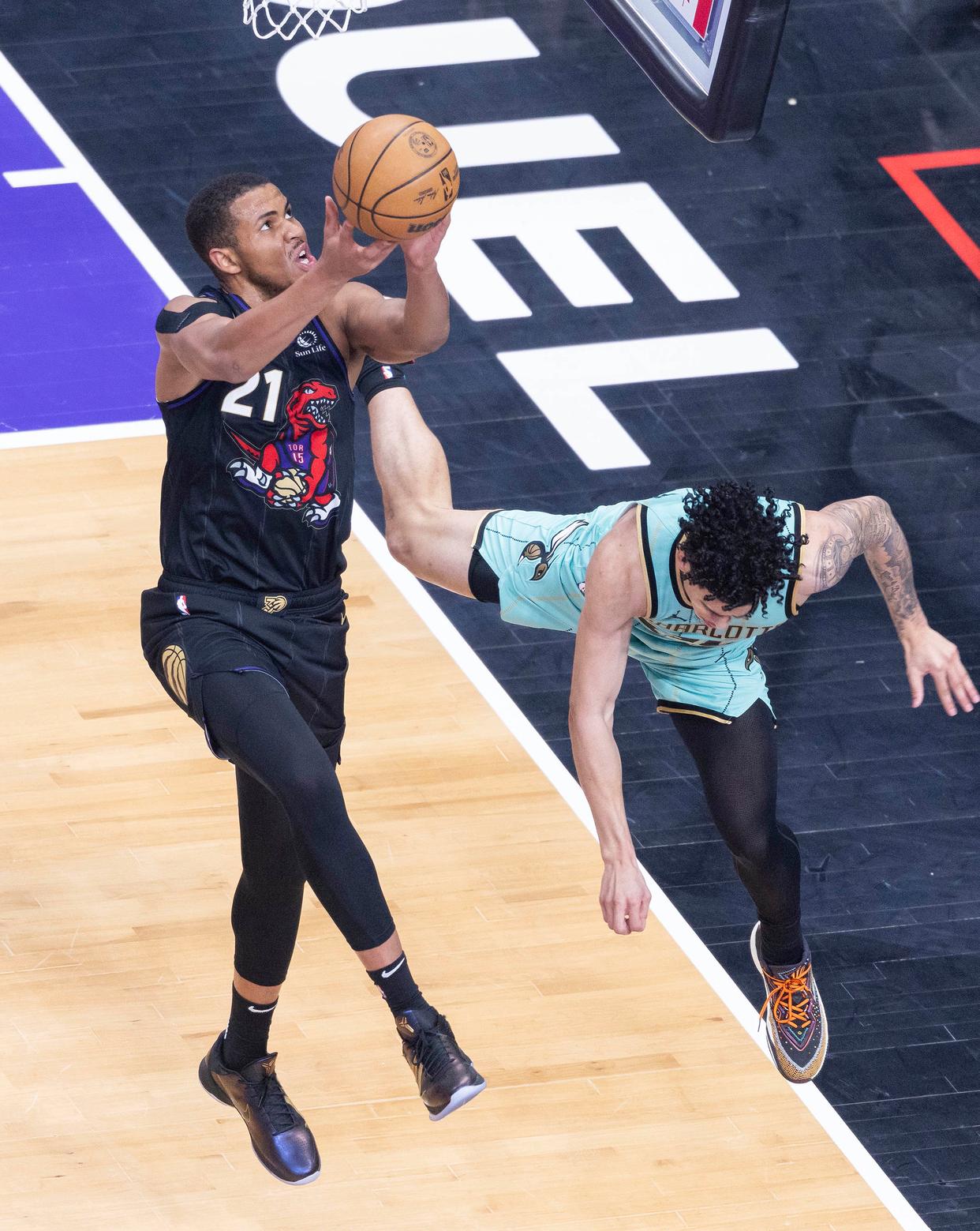 猛龙主场落败,球队赛程紧张 猛龙主场落败,球队赛程紧张