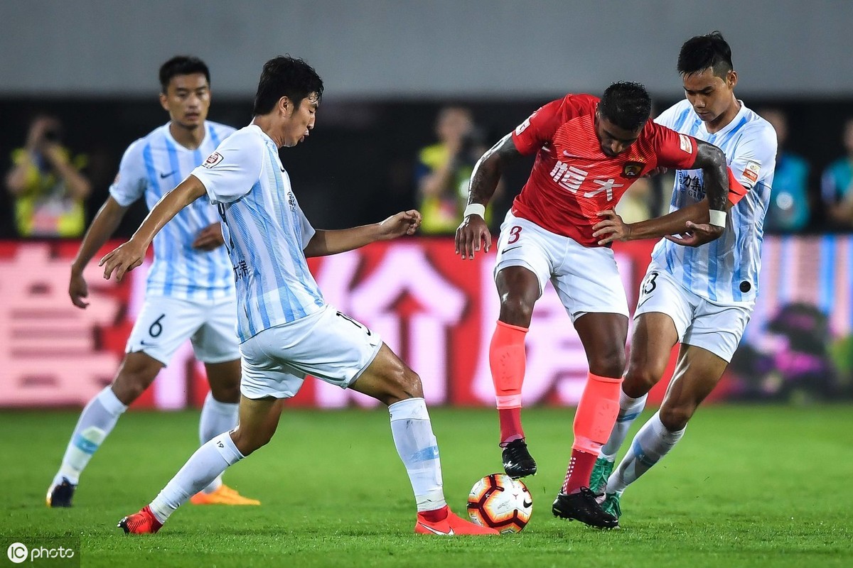 泰达客场逼平富力,艰难保持不败记录 泰达客场逼平富力,艰难保持不败记录