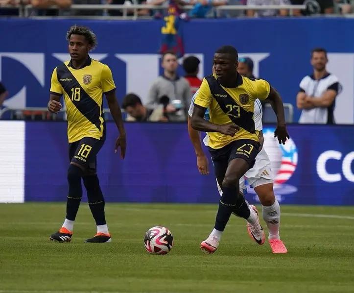 厄瓜多尔对阵玻利维亚，胜者晋级