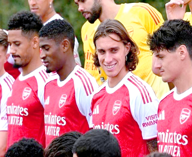 包含阿森纳签下冬季新援,提升阵容整体实力的词条 包含阿森纳签下冬季新援,提升阵容整体实力的词条